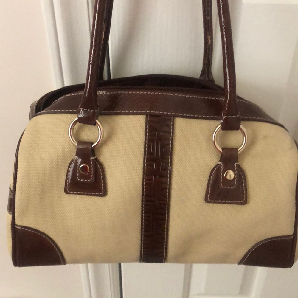 Off white shoulder bag